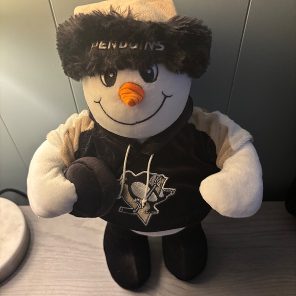 Plush 15" Standalone Pittsburgh Penguins Snowman - Picture 2 of 3